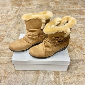 NWOT Texcy Japan made 6 1/2 Fur Suede Boots